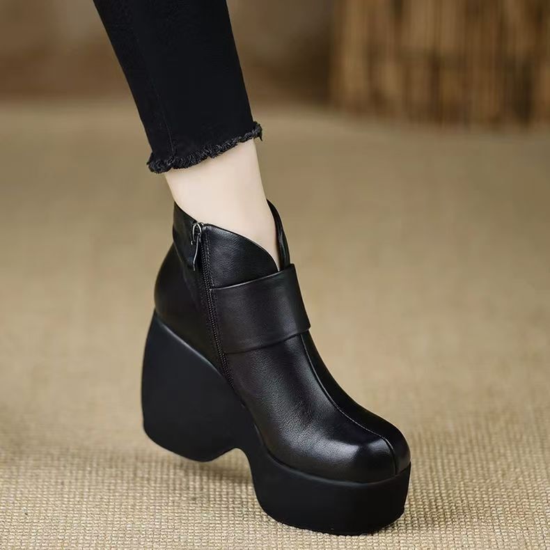 2026 Autumn/Winter New 10cm Waterproof Platform Wedge High Heel Thick Sole Short Boots Genuine Soft Leather Black Wasteland Style