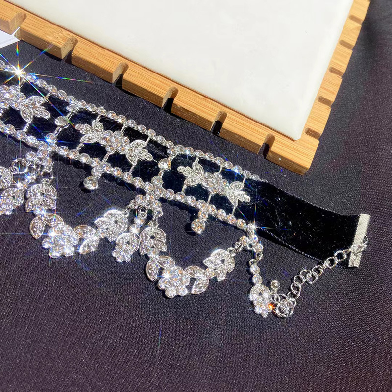 Banquet Occasion Alloy Material Geometric Pattern Wholesale Jewelry Luxurious Geometric Alloy Rhinestones Choker