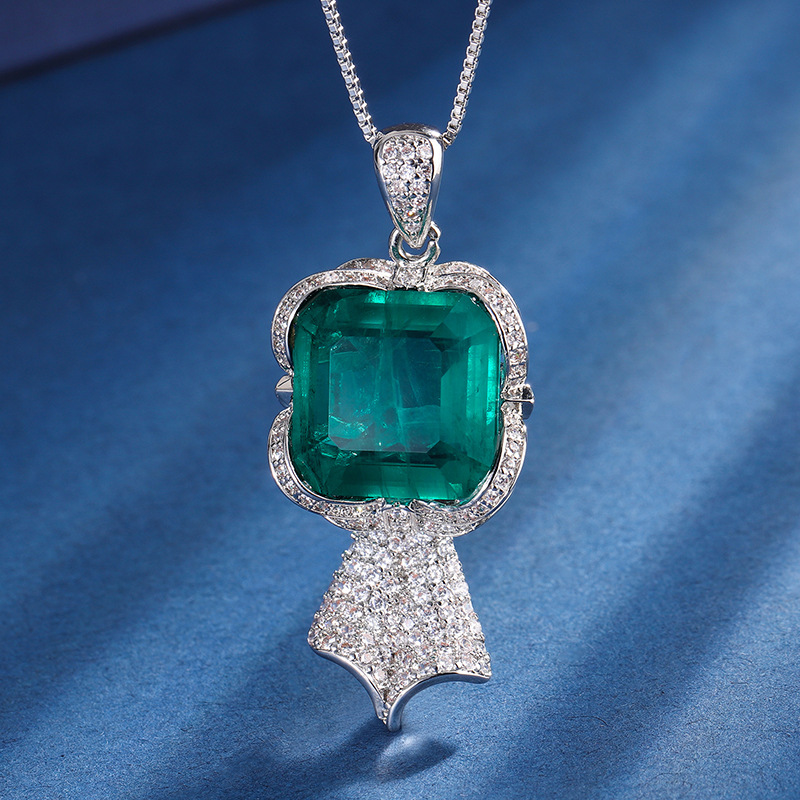 Zhuang Sheng joyería nuevo retro artificial mariposa Esmeralda con incrustaciones de lujo princesa traje cuadrado piedra principal 14*14