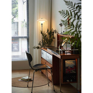 ��y̨����һ�w����ľ�Ұ崲β�ռ{��С���ͻ��y����β����