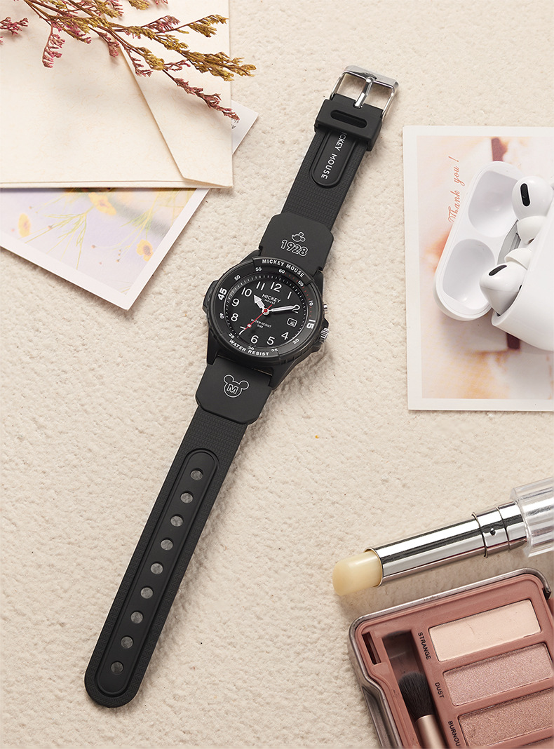 MK-11484间白圈黑面黑胶带场景