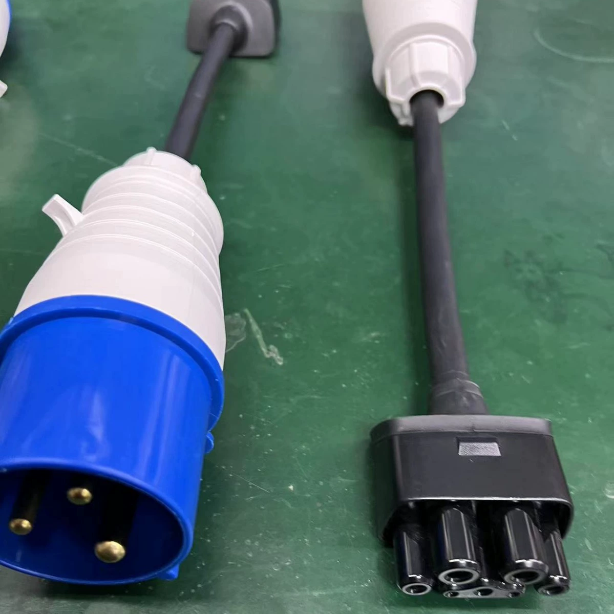 Европейский стандарт Tesla заряжает автомобиль 32A переходная линия IEC 32A adapter Tesla заряжает автомобиль конверсионная линия