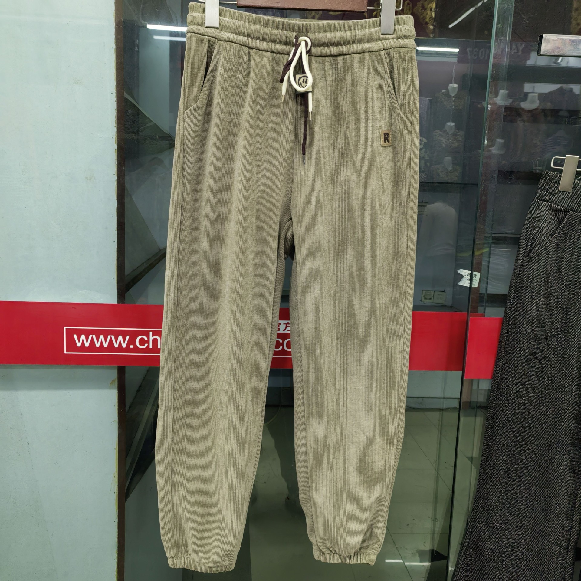 O1CN01qeNJUY1EV62bJkUJT_!!7070