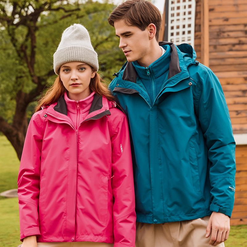 Chaqueta de pareja de doble pieza forro polar sombrero chaqueta a prueba de viento a prueba de lluvia deportes al aire libre moda casual ventas directas de fábrica