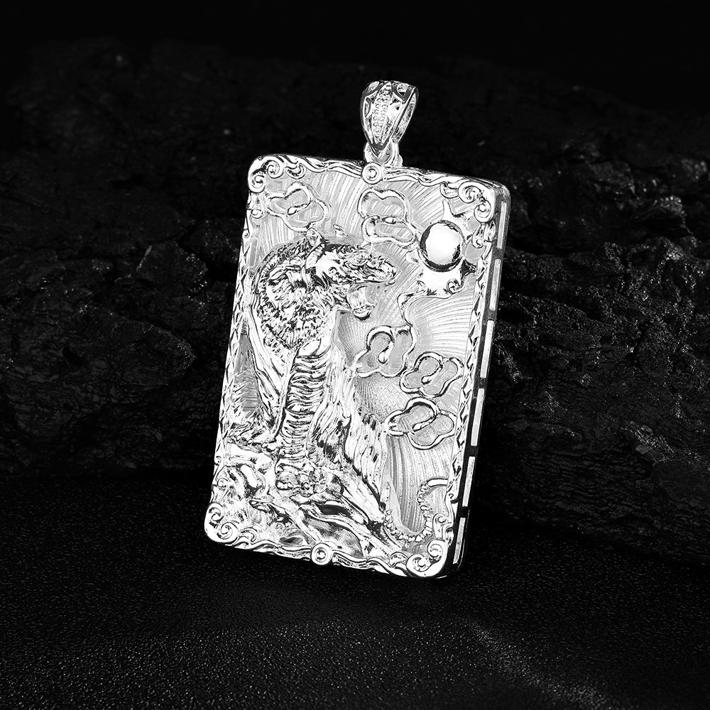 Explosive large pendant safe tiger pendant men's silver-plated rope necklace domineering zodiac tiger live supply