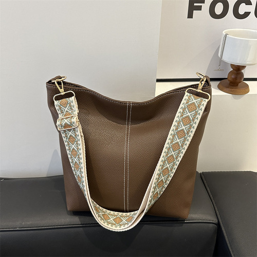 2024 New Women's Bag Internet Celebrity Light Luxury Original Single Shoulder Non-colliding Wide Shoulder Strap Crossbody Bag Work Bucket Bag