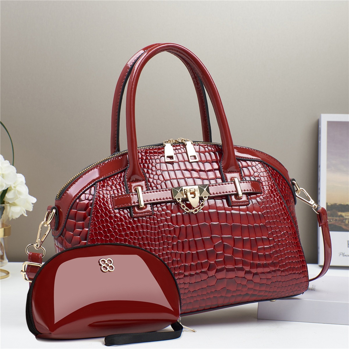 Primavera y verano nuevo patrón de cocodrilo bolso de mujer de mediana edad atmosférico bolso de madre bolso de mensajero de hombro salvaje bolso de moda bolso grande