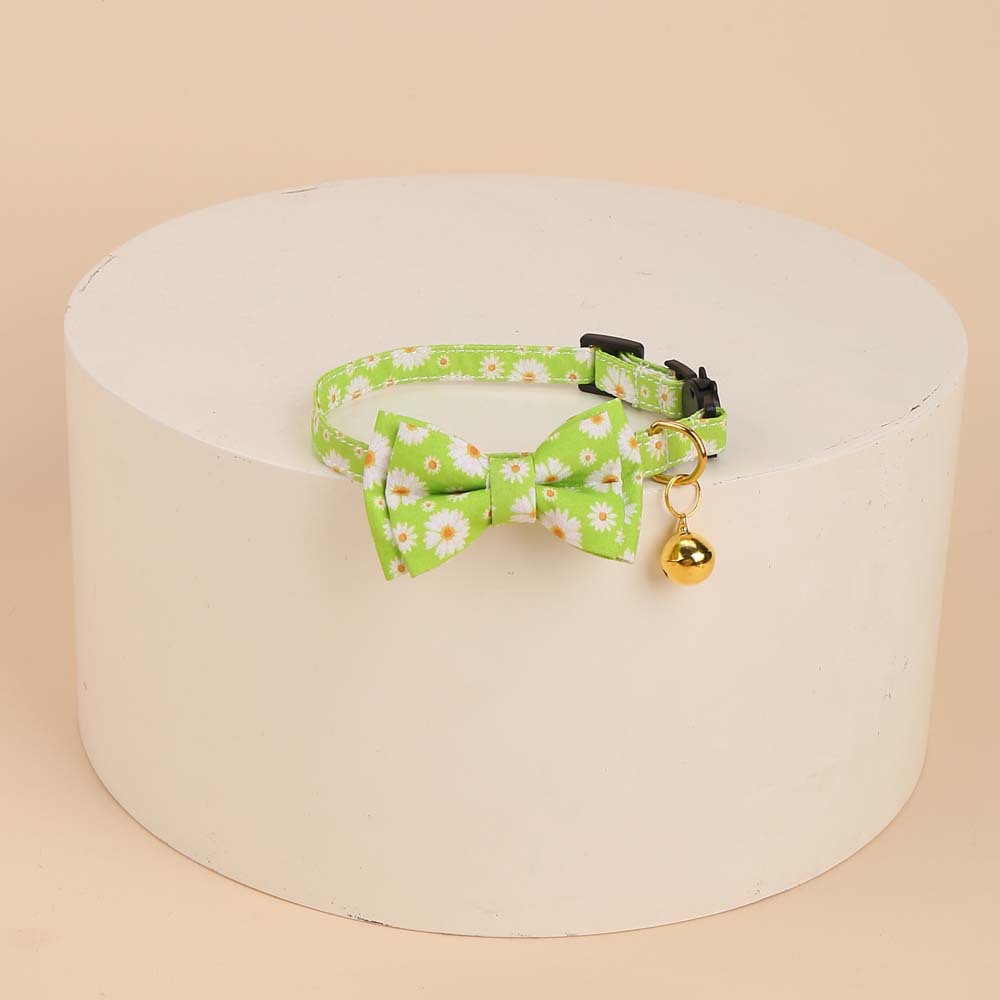 Fabricante de liquidación de bajo precio spot transfronterizo mascota collar gatos campanas doradas collar de corbata gatos