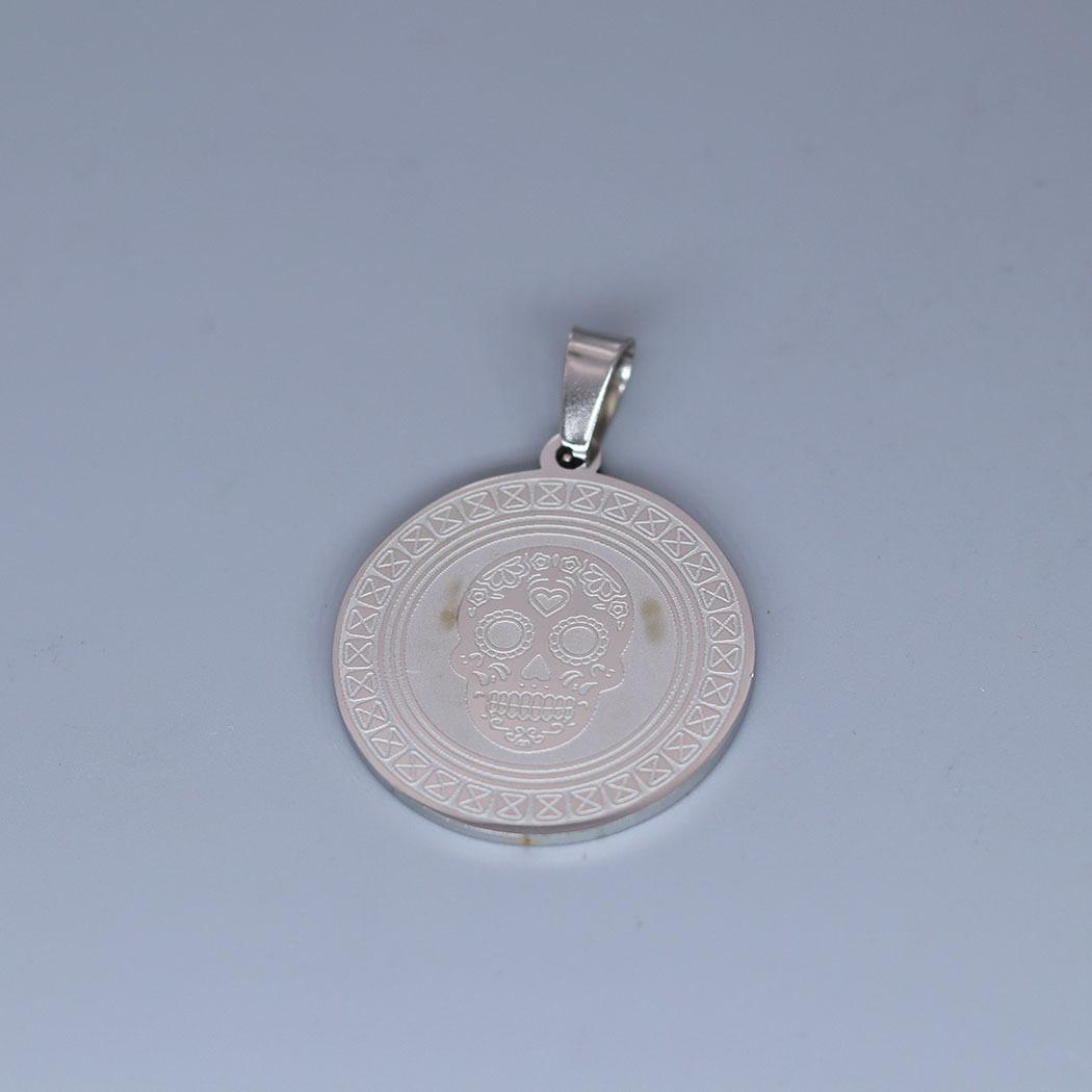 Fashionable sophisticated silver coin stainless steel