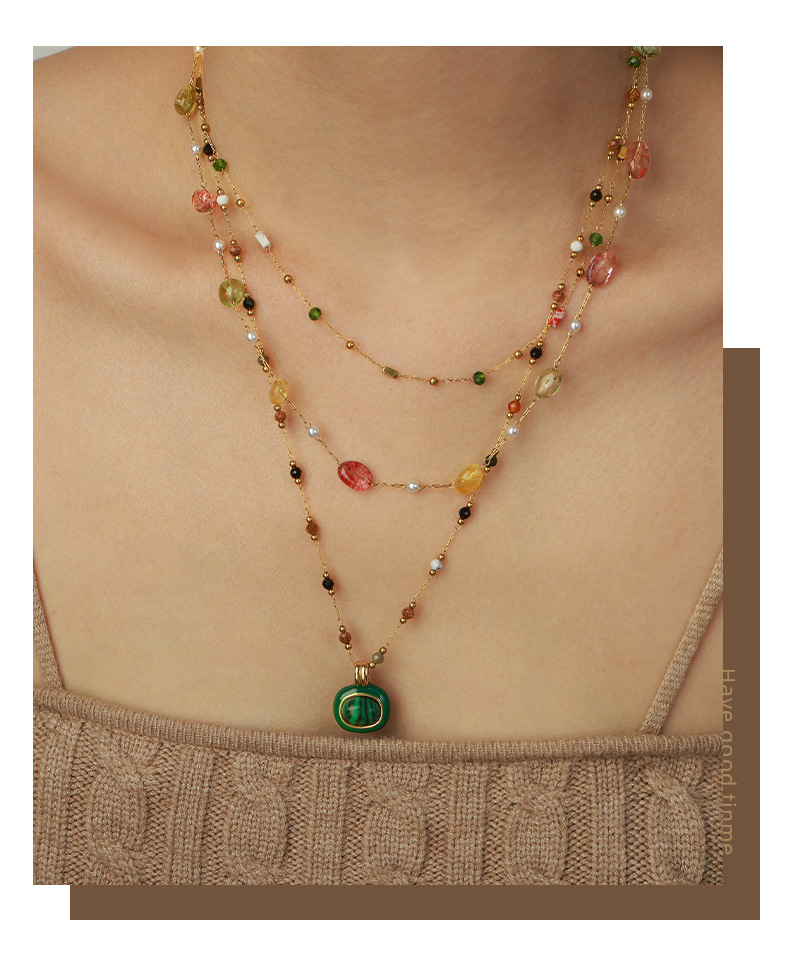 Neue Modepersönlichkeit Nische Titanstahl vergoldet Naturstein Anhänger handgefertigte Perlen Halskette_voghion.com