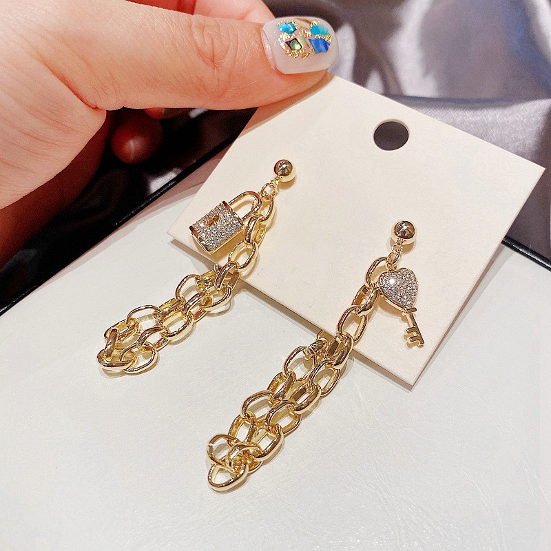 Fashion Asymmetric Key Metal Chain Tassel Copper Earrings display picture 3