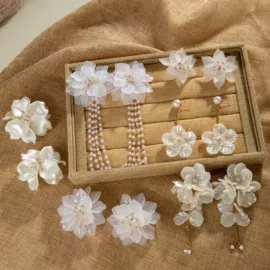 项链;耳环;戒指