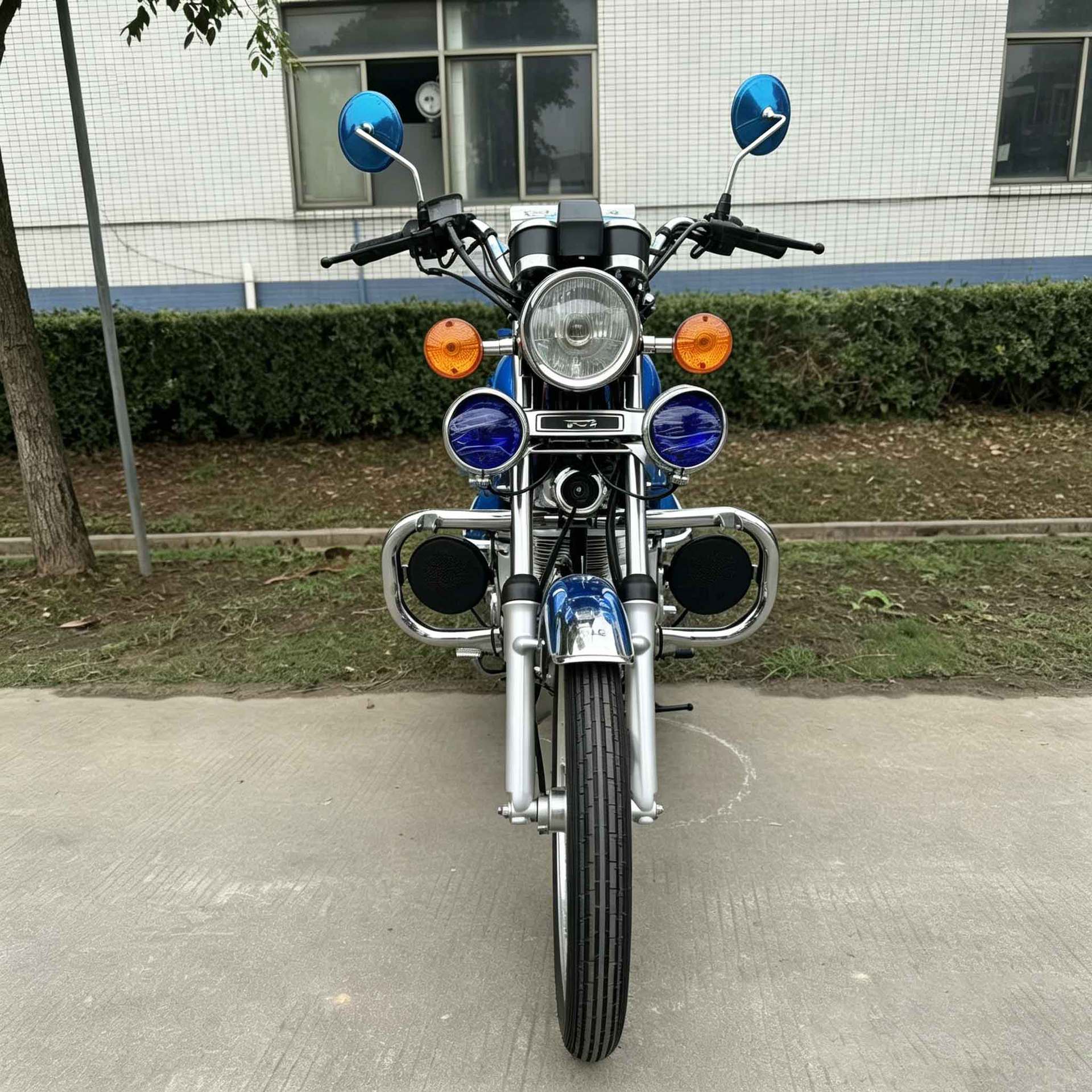 Blue motorcycle exported to Africa, durable, easy to maintain, high load capacity, stylish appearance, stable power