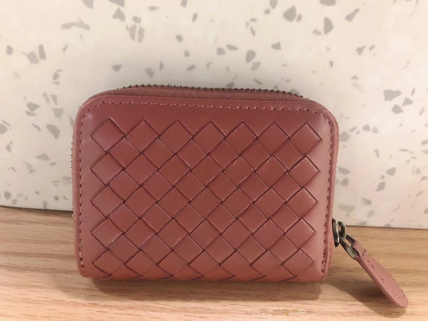 레드 다크 브라운