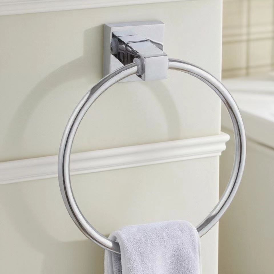 Fabricante de limpieza al por mayor baño cromado seis piezas conjunto de perforación de baño colgante de baño