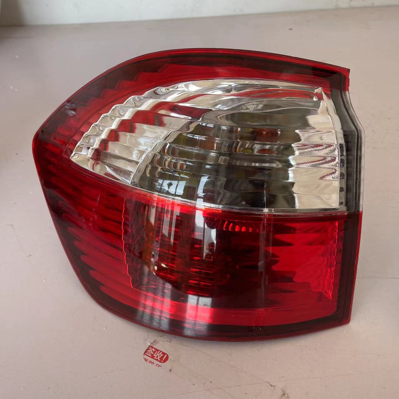 Suitable for BYD S6 rear tail lamp assembly BYDS6 left and right rear bumper lamp rear fog lamp tail lamp cover bumper lamp