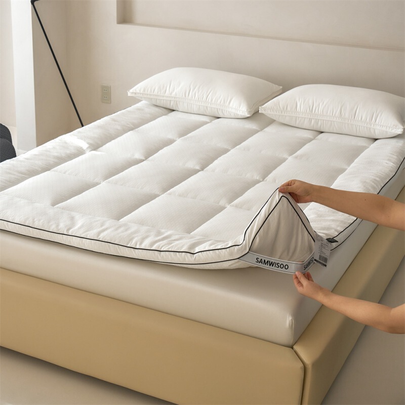 Three-dimensional Bread Lattice Soft Mattress Student Dormitory Single Double Mattress Strap Fixed Foldable Fluffy Household Mat