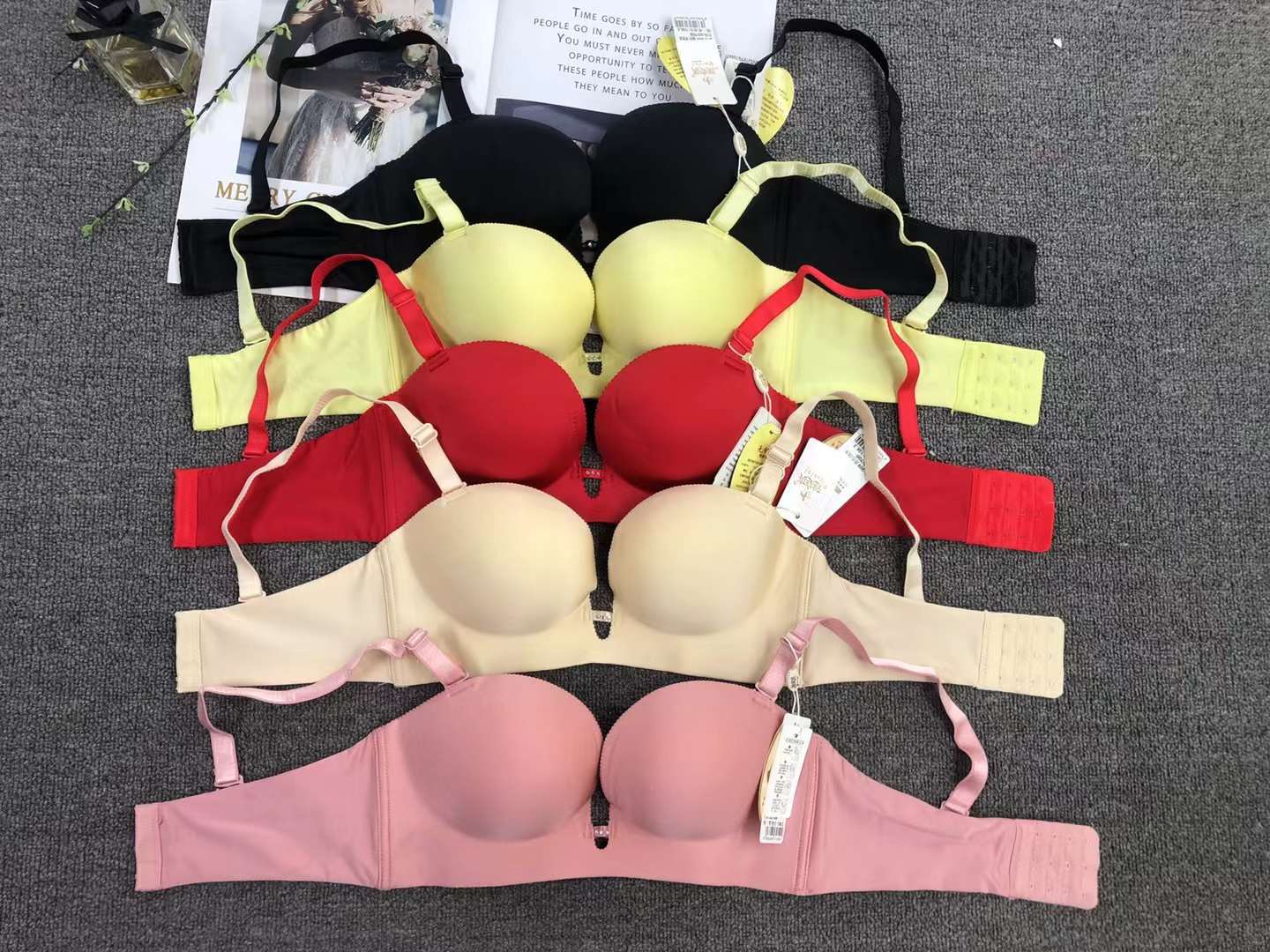 Nueva filipino brillante NB ropa interior sin costuras medio grueso de alta calidad se reunieron multi-color multi-tamaño sujetador inalámbrico al por mayor