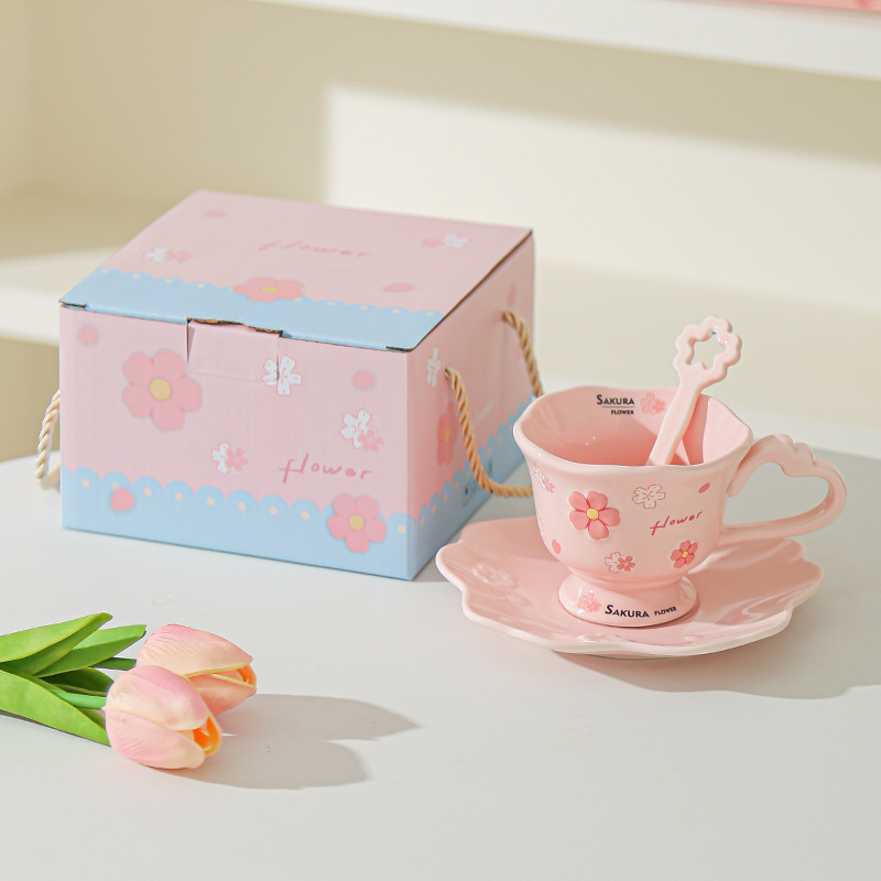 Alto valor de la cara flor de cerezo relieve taza de marca personalidad creativa de la chica corazón de cerámica casera taza de agua taza de café plato regalo de mano