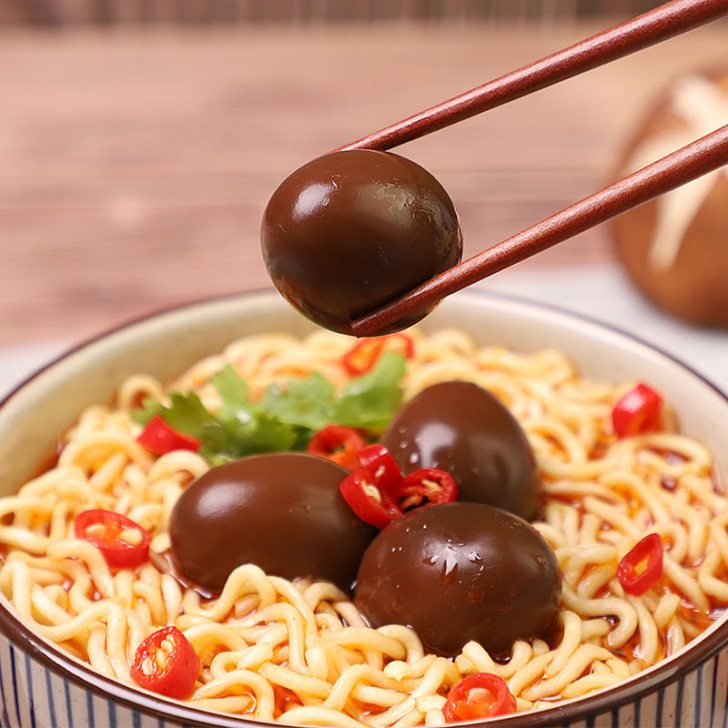 Shell-free quail egg spicy iron egg snack, salty braised egg, ready-to-eat cooked food, popular online snack, whole box