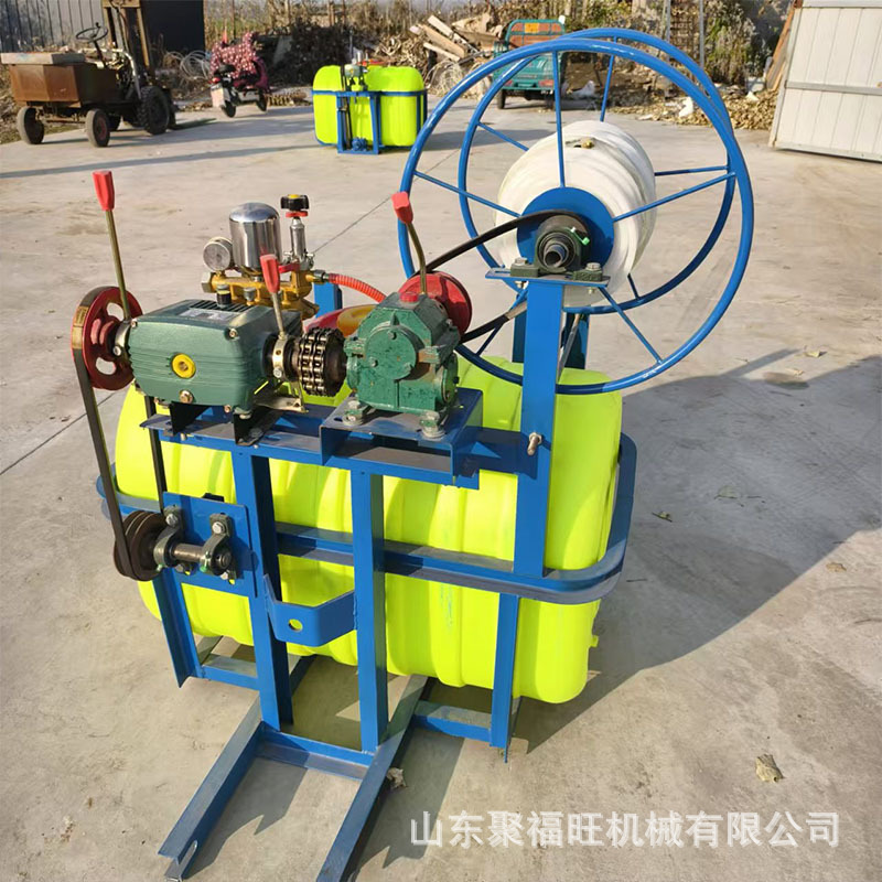 Máquina de pulverización de insecticida de maíz y trigo de cuatro ruedas, pulverización automática de tubería enrollada, pulverización de varilla de pulverización, pulverización de vegetales, algodón y soja