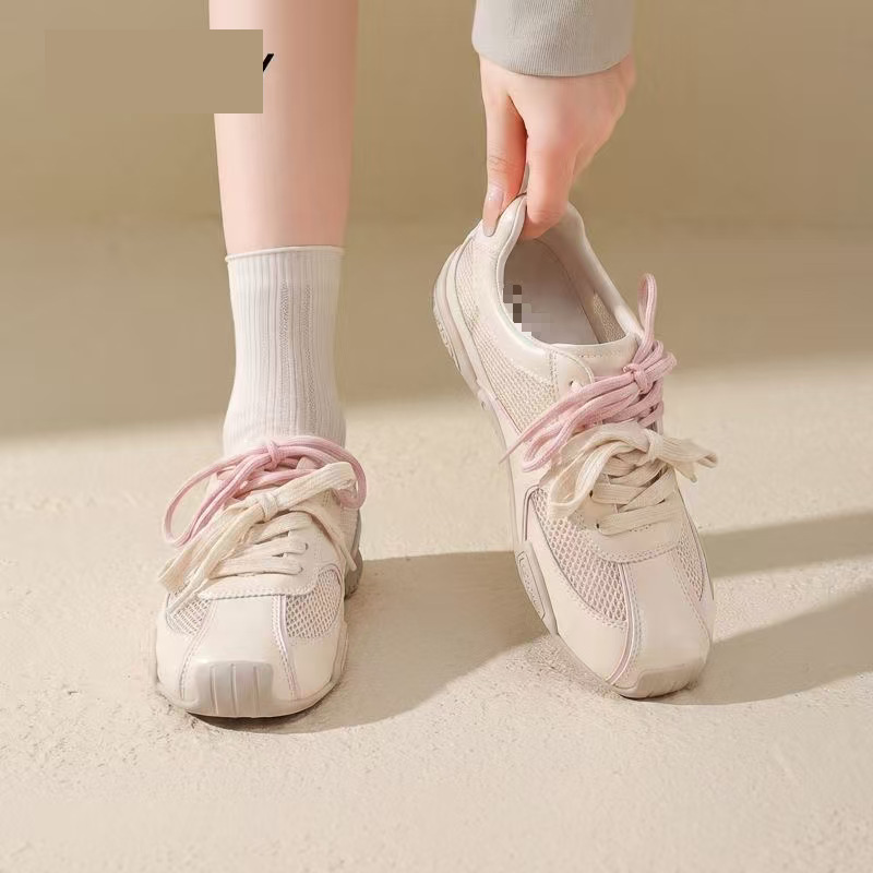 Zapatos de entrenamiento transpirables de malla explosiva para mujeres 2026 verano nuevos zapatos casuales de suela blanda, zapatos deportivos de altura ligera