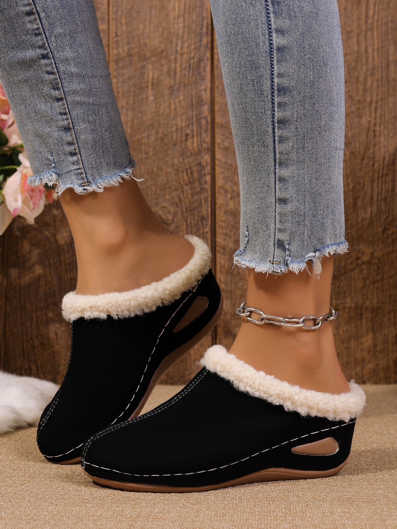 Women's Fleece Lined Wedge Heel Slippers Plus Size Thick Sole Warm Fur Lined Closed Toe Cotton Autumn New Size 43_vogvips.com
