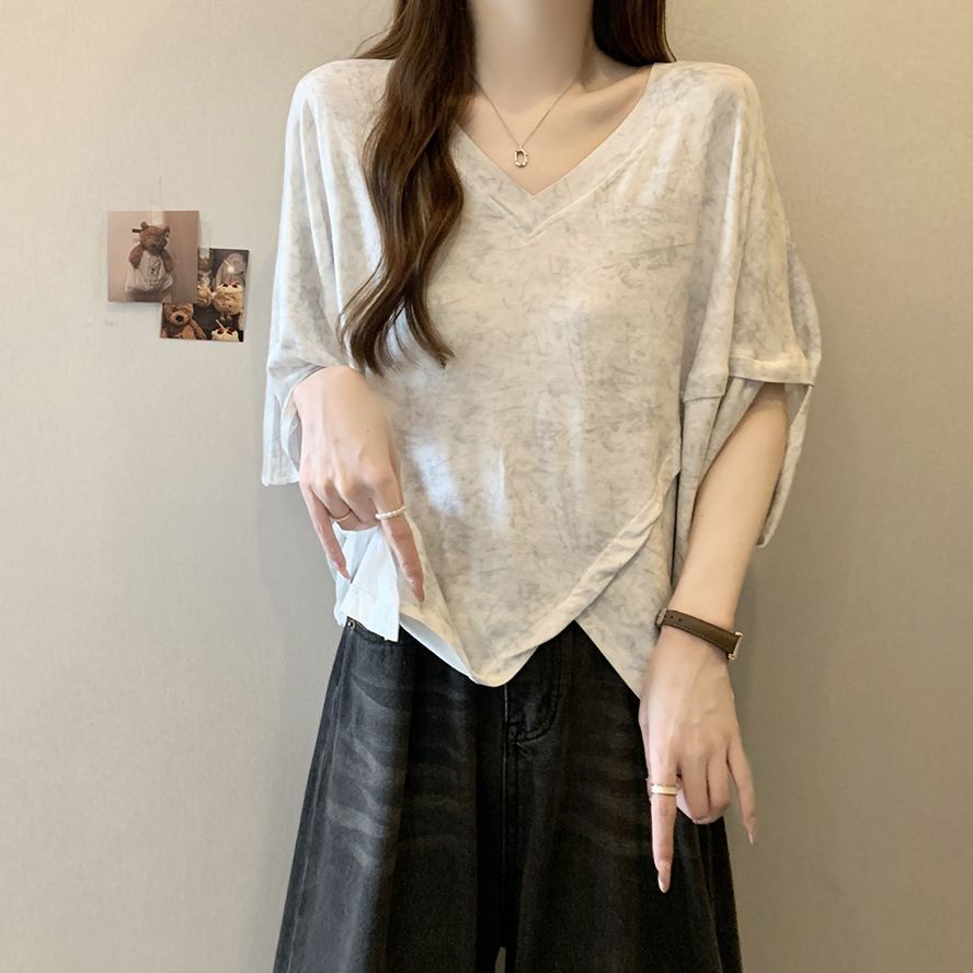 Tops con cuello en V con manga de murciélago teñido anudado irregular de gran tamaño para mujer, nuevo estilo de verano suelto y delgado mm camiseta de manga corta para mujer image 5