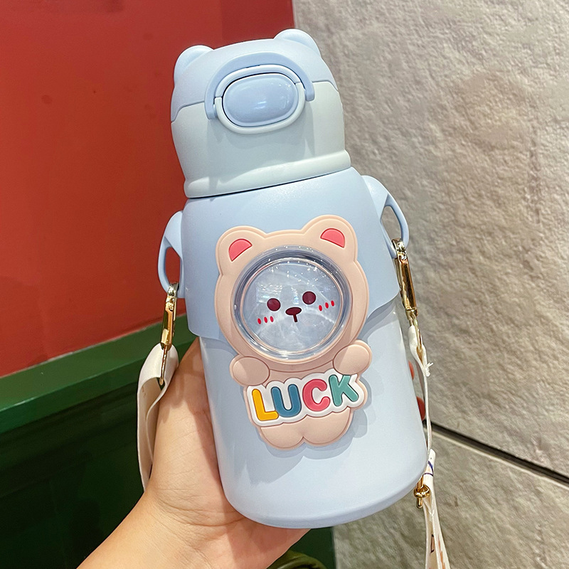 Internet celebridad diversión taza de vacío para niños 316 grado alimenticio estudiante de Kindergarten crossbody paja taza de agua hervidor de agua de regalo