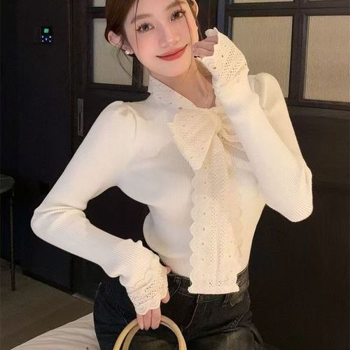 French-inspired ribbed design: A chic, figure-flattering, and subtly slimming autumn/winter base top with delicate lace trim—perfect for a sweet and sophisticated touch.