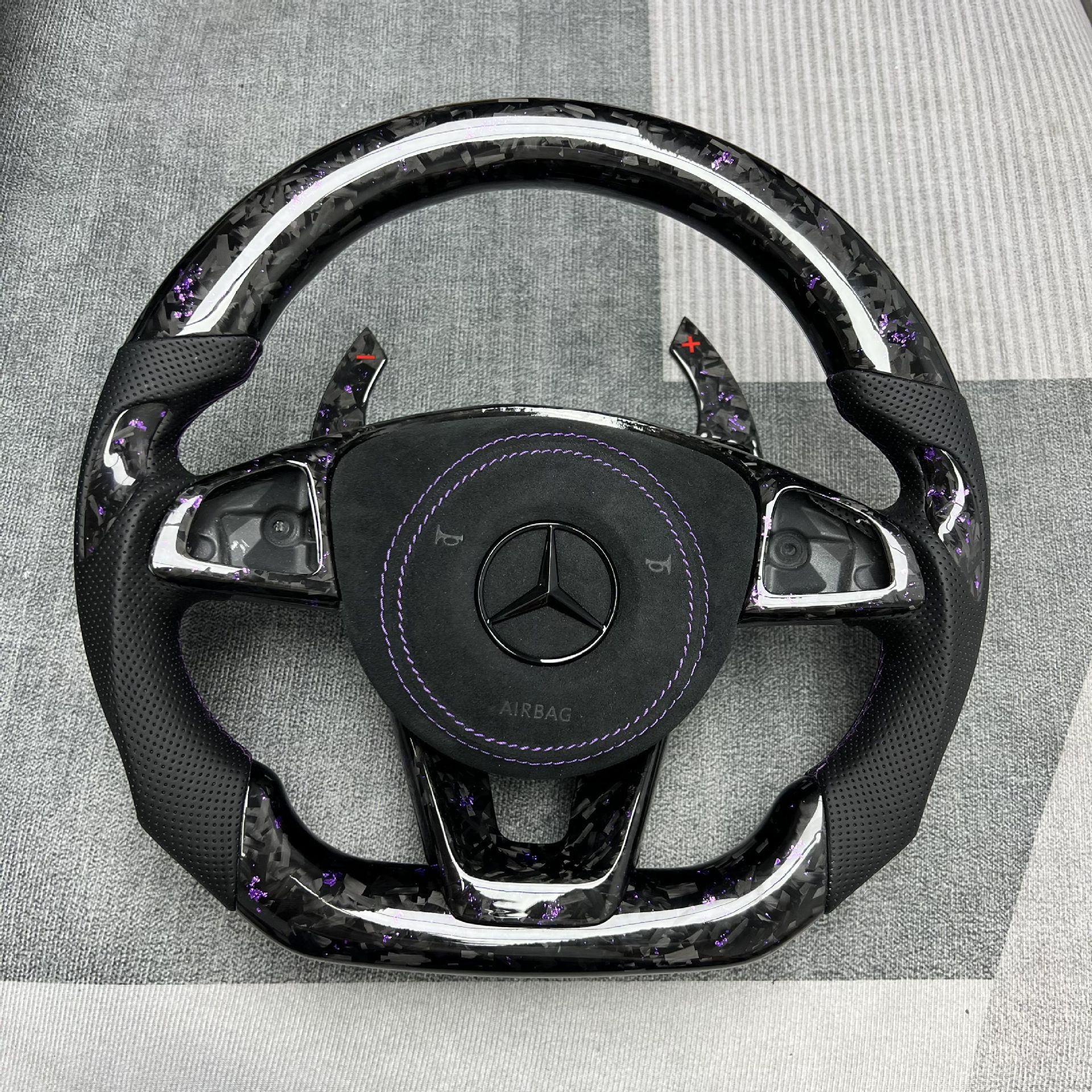 Source Factory Car Steering Wheel Modification, Suitable for Mercedes E-Class Car Carbon Fiber Steering Wheel Processing and Customization