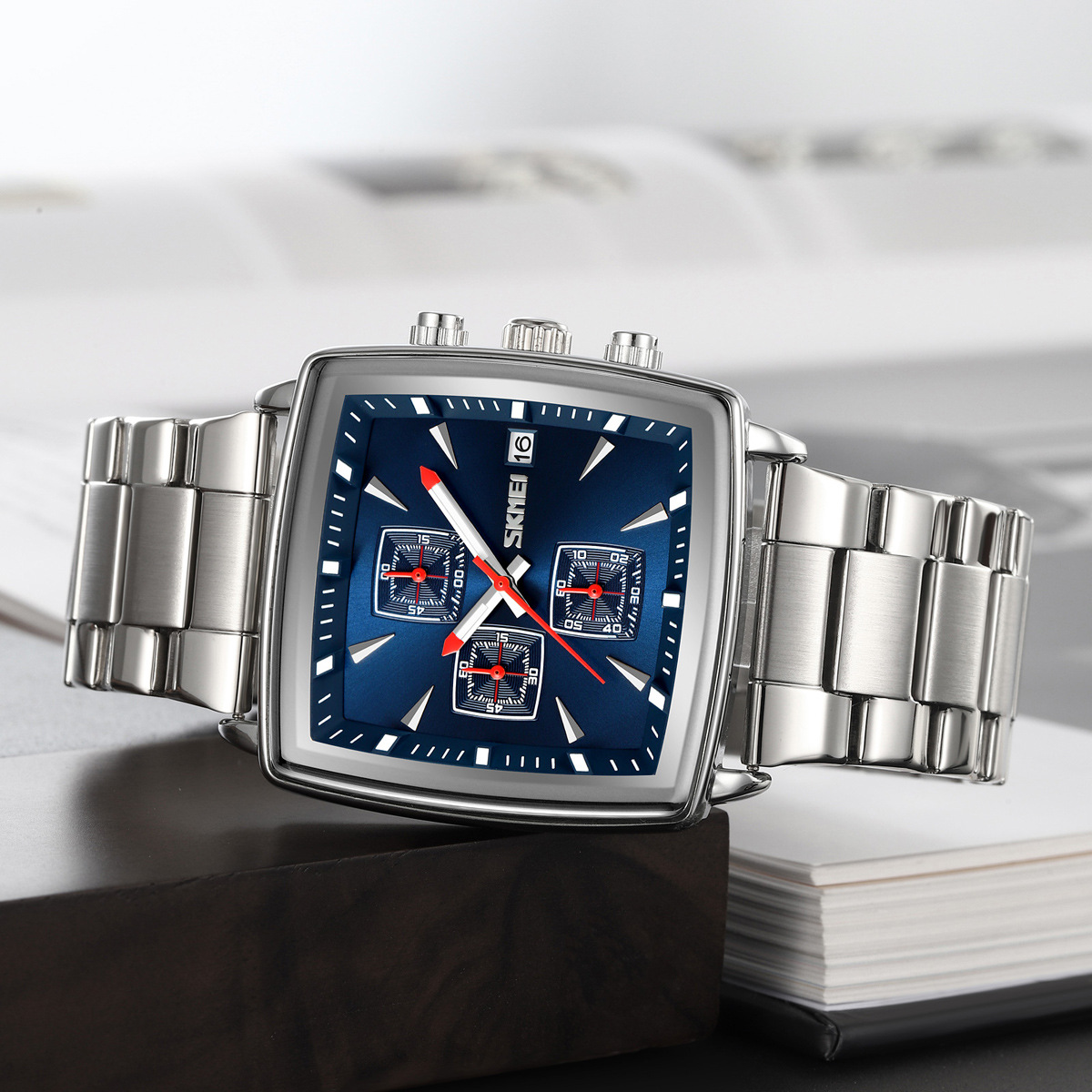 Momento de comercio exterior transfronterizo reloj de hombre tres ojos seis agujas calendario de luz nocturna reloj de pulsera impermeable multifunción cronógrafo de hombre