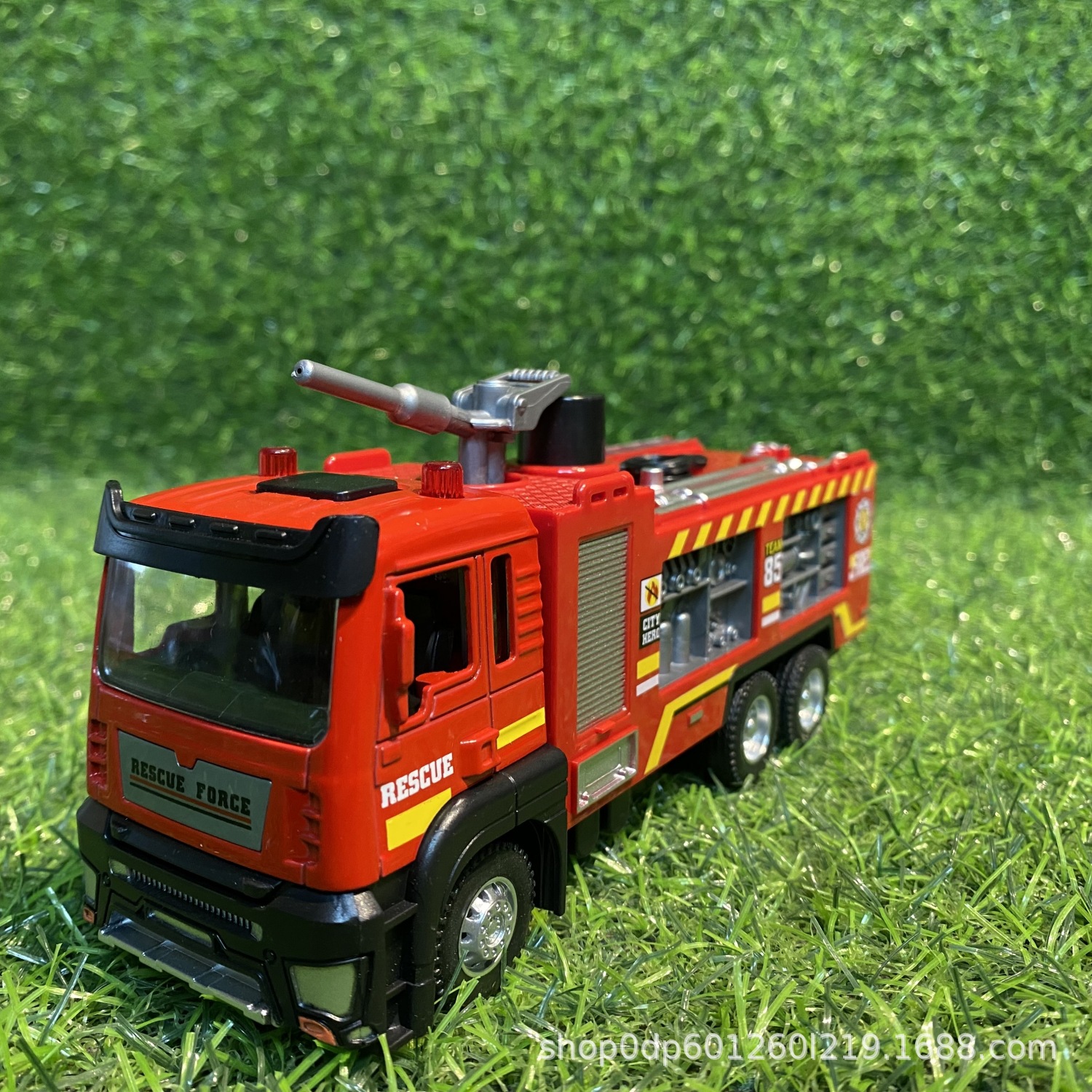 天鷹玩具合金消防車エレベーター車昇降車水車スプレー車3 ~ 6歳の子供の男の子のおもちゃ