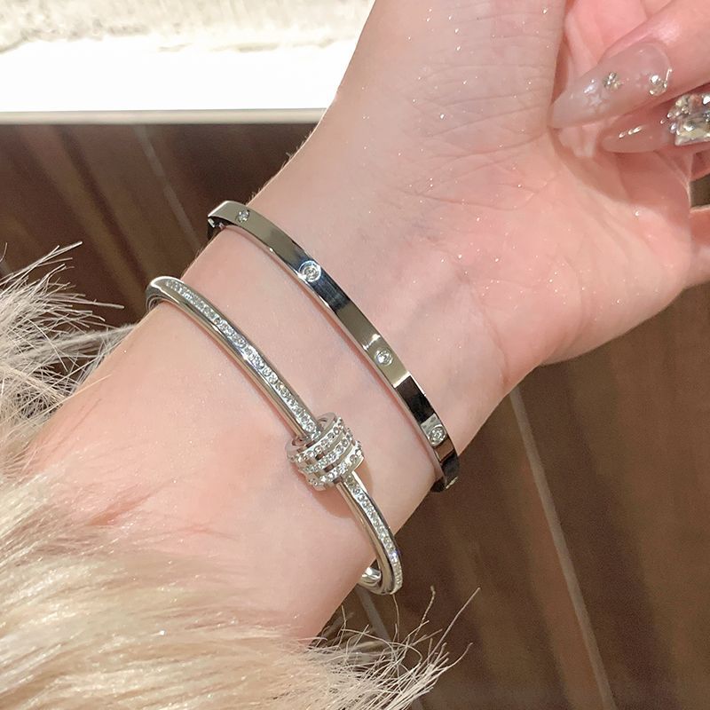 YH ~ romántica Primera de acero de titanio no se desvanece pulsera ins nicho de moda versátil Luz de lujo de alta calidad completa de diamantes pulsera Accesorios