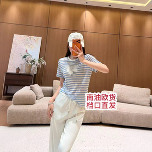 ������С�΃��߶�Ů�b��26�¿��nϵ�ٴ����e��ĸ�̽��l�y����T��