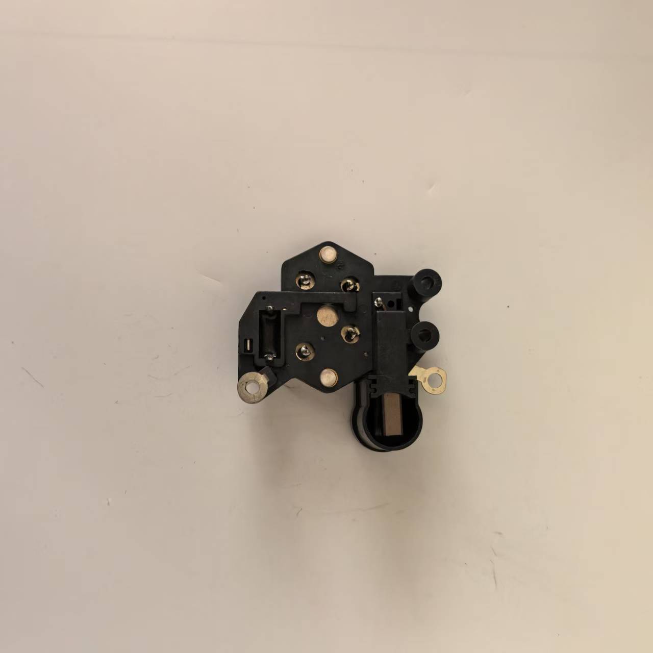 Vc1 Regulator Is Suitable for Aobo Generator Howo A7 Heavy Truck Engine Auto Parts with High Compatibility