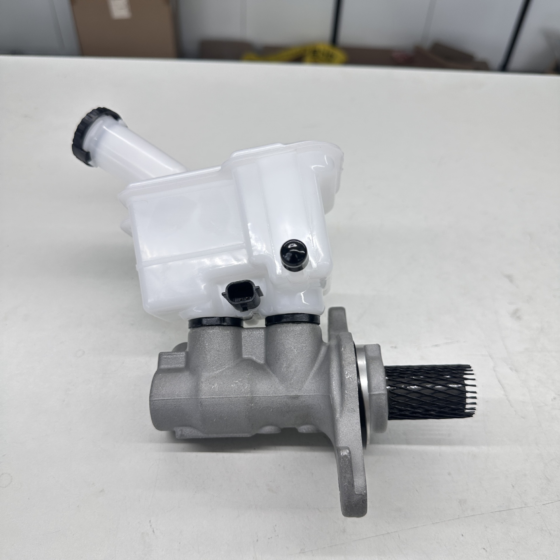 Suitable for Nissan Brake Master Cylinder D6010-1Hk0B D60101Hk0B