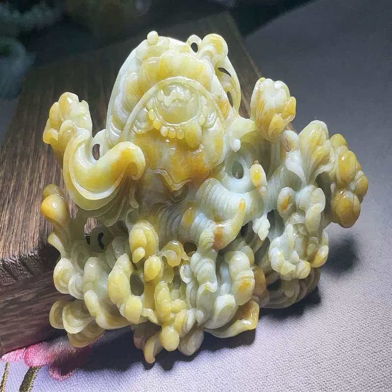 天然翡翠A货 黄翡锁牌吊坠 雕刻镂空大象毛衣链 女款项链