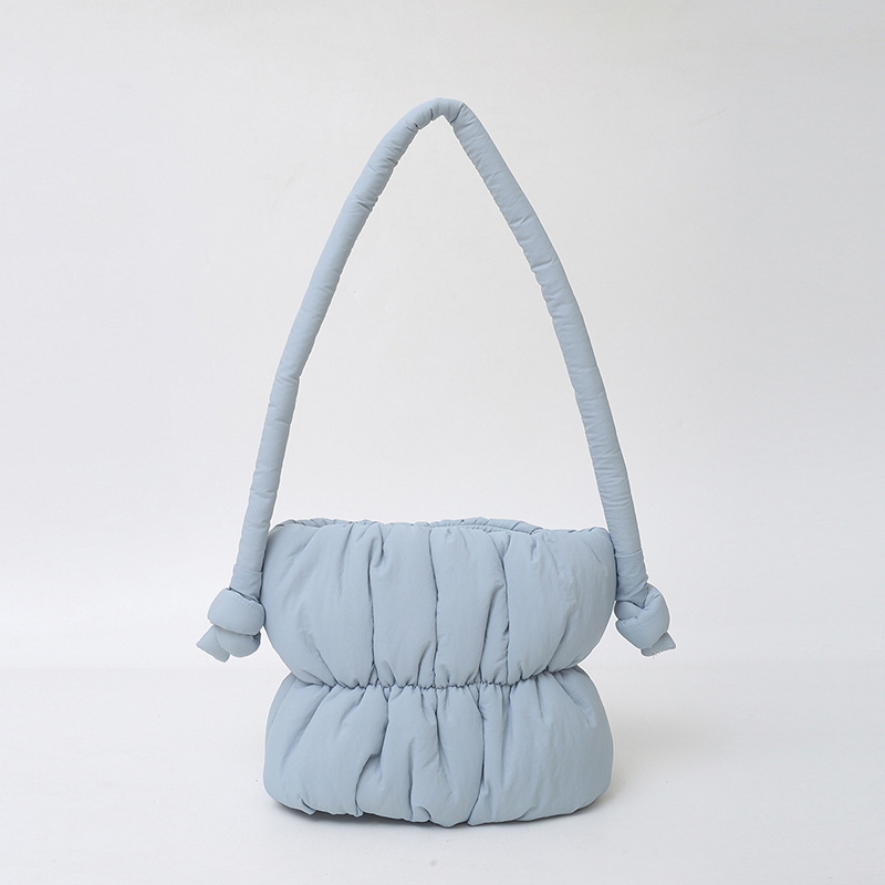 Nicho de diseño bolso de pluma, moda debajo de las axilas bolso de cubo de agua de poliestireno, bolso de algodón de nylon de mujer, bolso de hombro plegado de moda