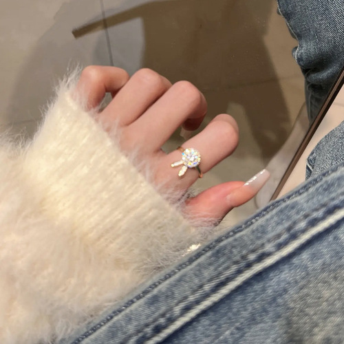 Necklace for women Korean version versatile Internet celebrity zircon rotating rabbit niche design light luxury temperament suit titanium steel necklace