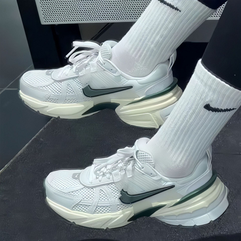 Spring and Summer New Nike Official V2K Men's and Women's Shoes, Fashionable Running Sports Mesh Breathable Sports Casual Large Size Running Shoes Spring and Summer New Nike Official V2K Men's and Women's Shoes, Fashionable Running Sports Mesh Breathable Sports Casual Large Size Running Shoes