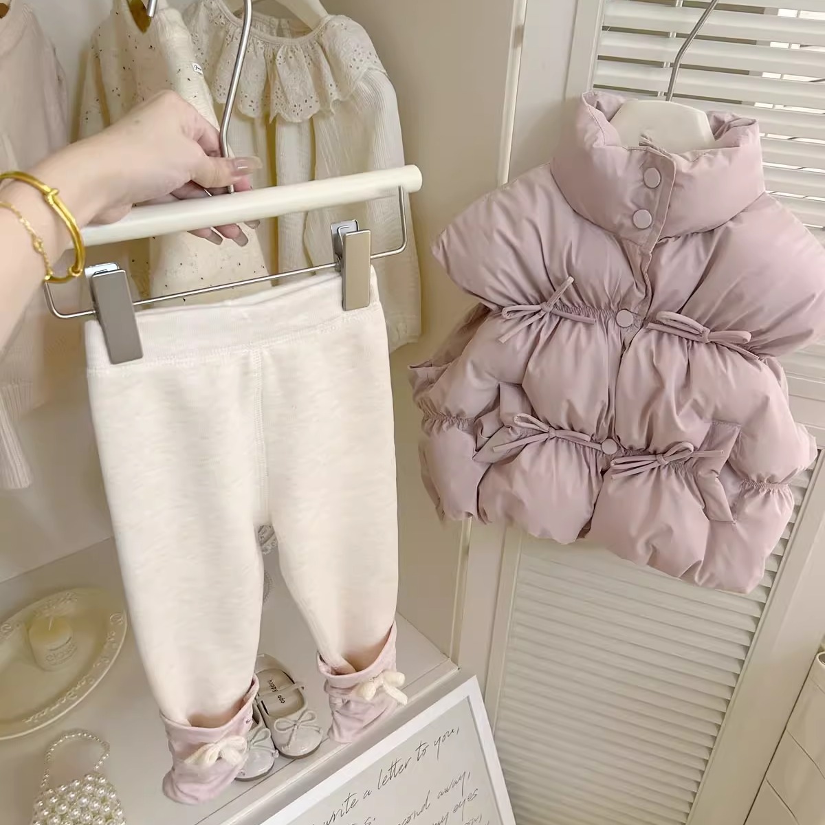 Estrella de niños redonda niñas chaleco de invierno de otoño de aire extranjero chaleco de algodón para niños de invierno de invierno de bebés caliente hombro conjunto de clipes de caballo