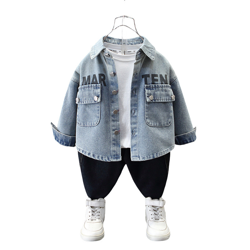 7546 Camisa para niños 2025 Nuevo estilo de primavera y otoño para niños Top de mezclilla Chaqueta delgada coreana para hombres guapos Ropa para niños