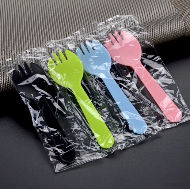 Plastic Disposable Spoons, Forks, Fruit Forks, Cake Forks, Individually Packaged Dessert Spoons, Cutlery Plastic Disposable Spoons, Forks, Fruit Forks, Cake Forks, Individually Packaged Dessert Spoons, Cutlery