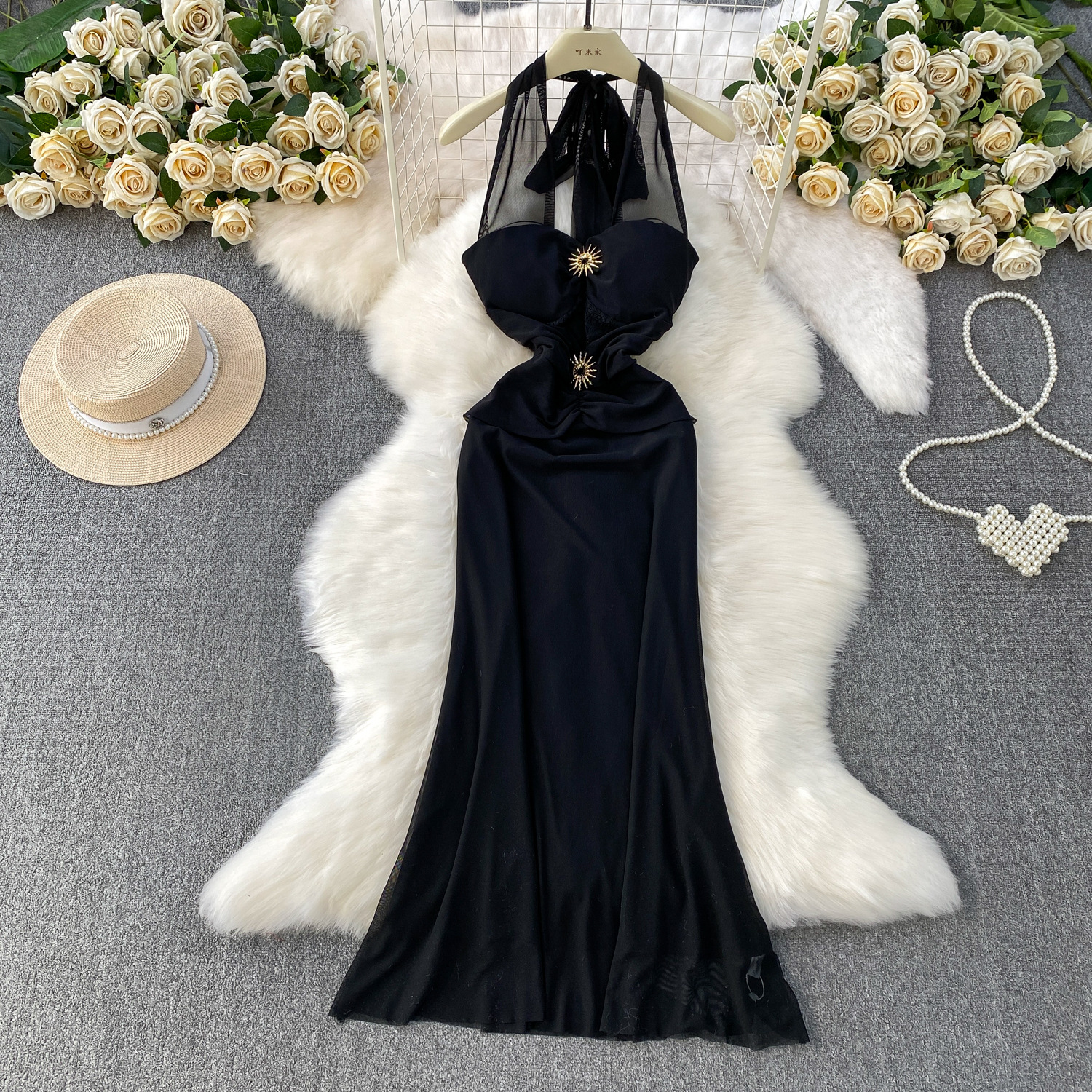 千金风气质金属太阳花带胸垫吊带连衣裙女秋冬网纱拼蕾丝收腰长裙