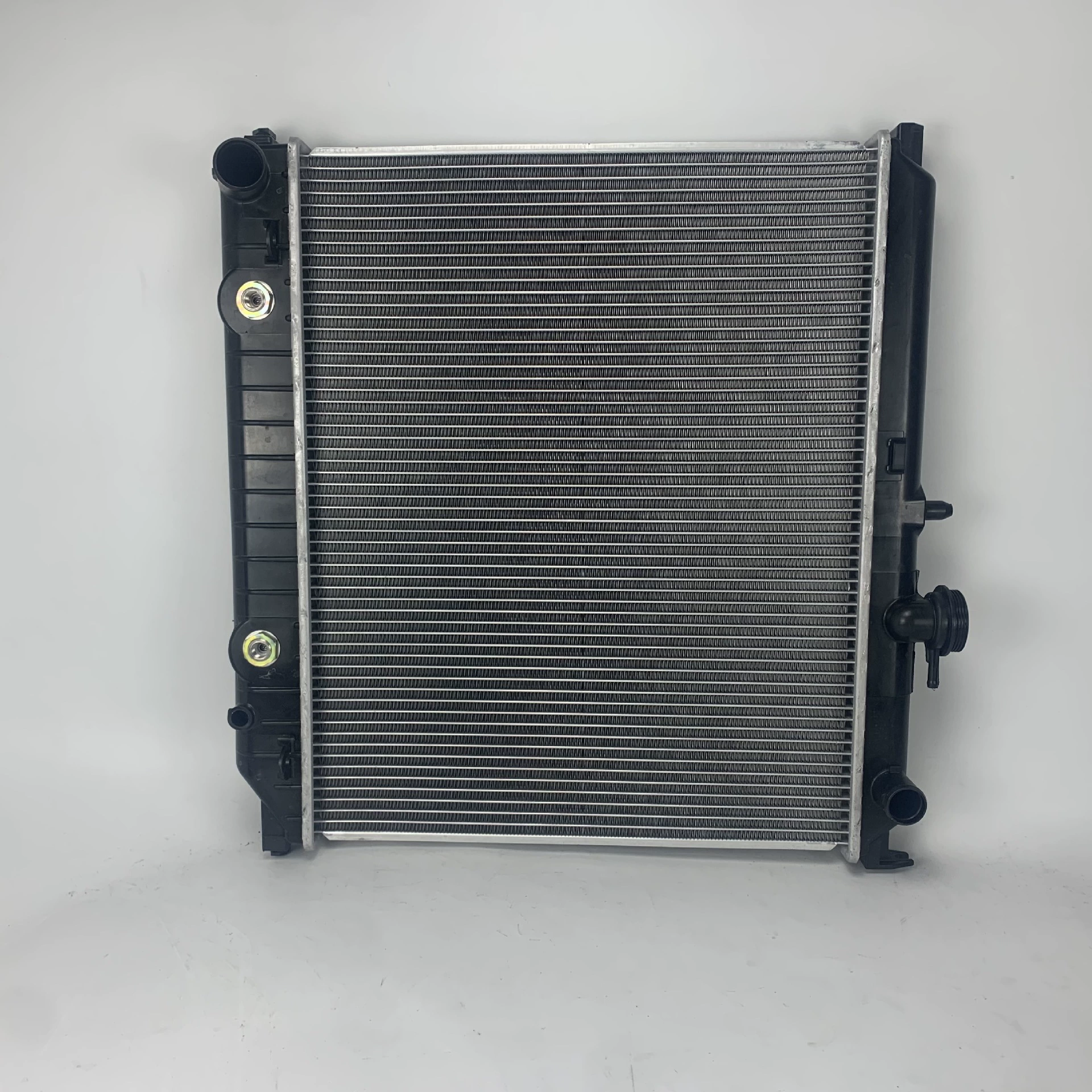 Радиатор завод прямых продаж для Isuzu радиатор * 1520862