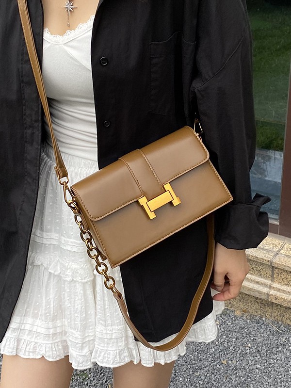 Bolso Bolso bandolera femenino 2025 nuevo estilo transfronterizo moda nicho luz lujo retro viajero cadena de un solo hombro pequeño bolso cuadrado