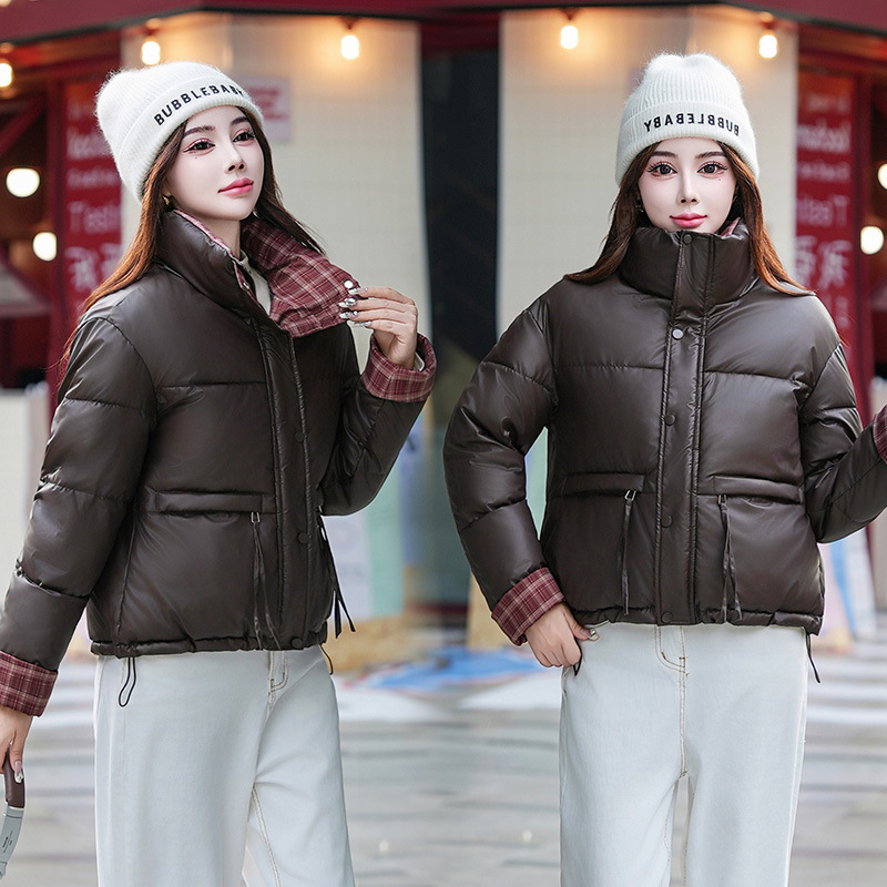 Invierno 2025 nuevo cuello de cuadrillas de color contraste de moda de algodón caliente corto de algodón de mujer gruesa chaqueta pequeña image 10