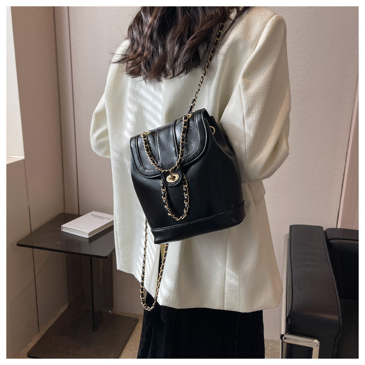 Zaino da donna con piccola catena, borsa a tracolla in pelle retrò_voghion.com