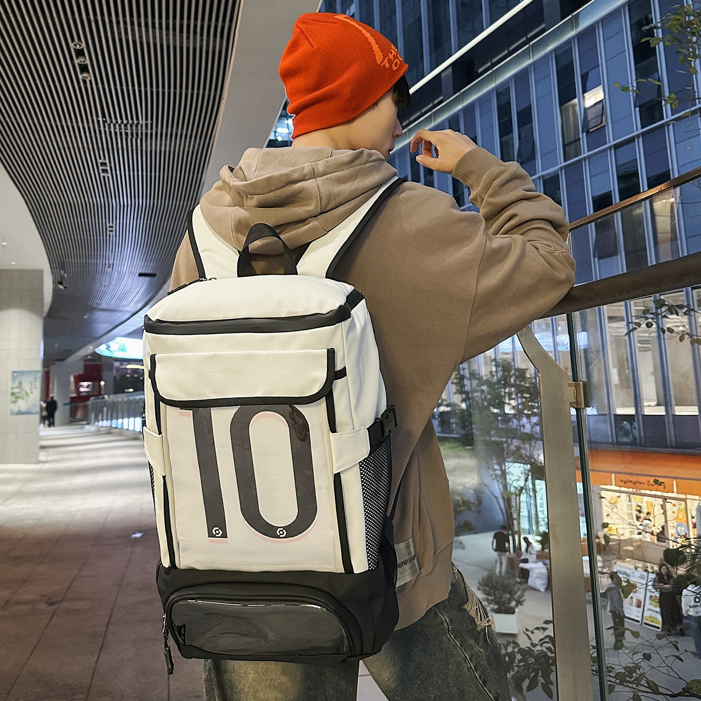 Nueva mochila deportiva bolsas de dolor bolsas de fútbol de montaña versátiles bolsas de baloncesto bolsas de viaje al aire libre mochila de hombro de gran capacidad